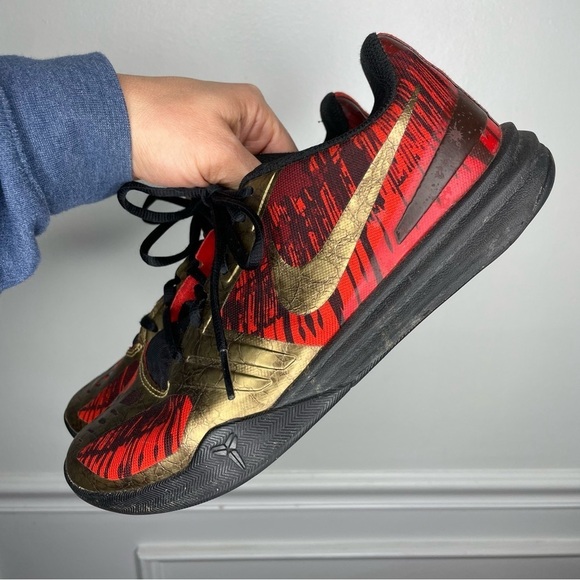 Nike Kobe KB Mentality Iron Man Red and Gold Sneaker Mens 7.5 - Picture 10 of 11